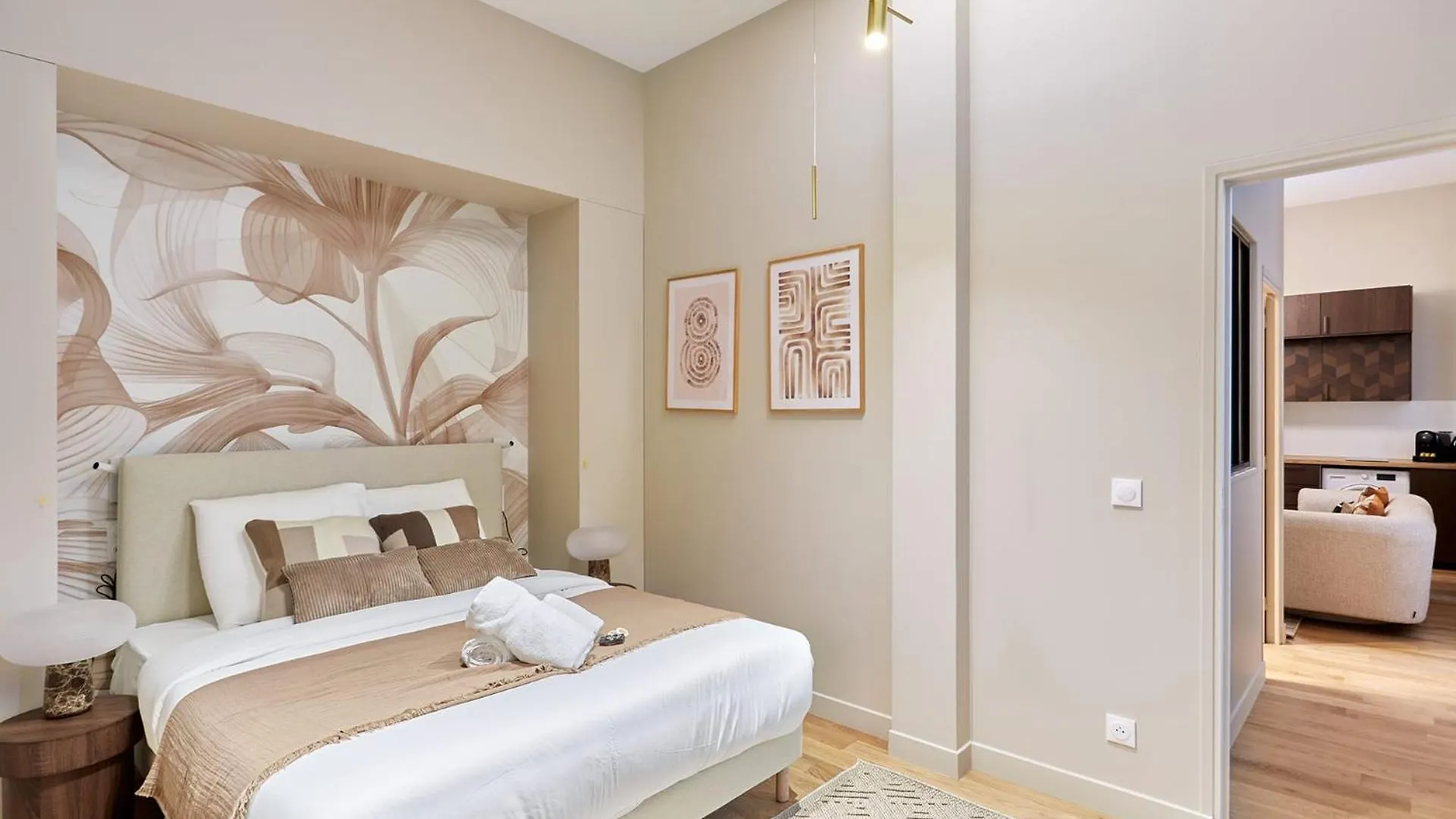 Superb 2 Bedrooms Centrer Of By Prestige *