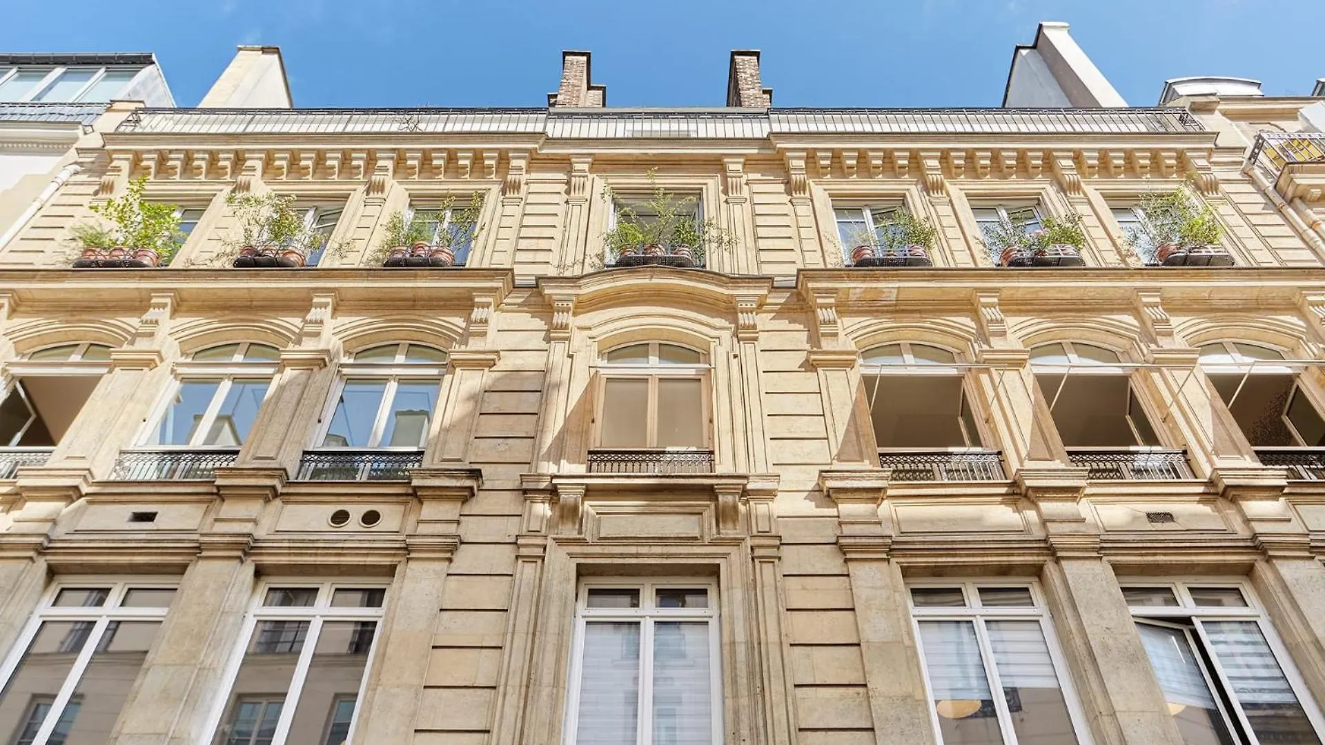 Superb 2 Bedrooms Centrer Of By Prestige *