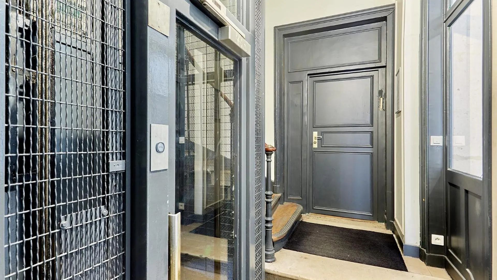 Apartment Superb 2 Bedrooms Centrer Of By Prestige